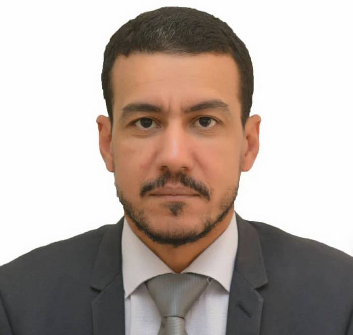 أحمد فال ولد محمدن: مستشار الوزير مكلف بالتعاون و الاتصال / وزارة النفط والطاقة والمعادن 