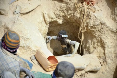 عشرة قتلى على الأقل في انهيار منجم ذهب غير مرخص في بوركينا فاسو