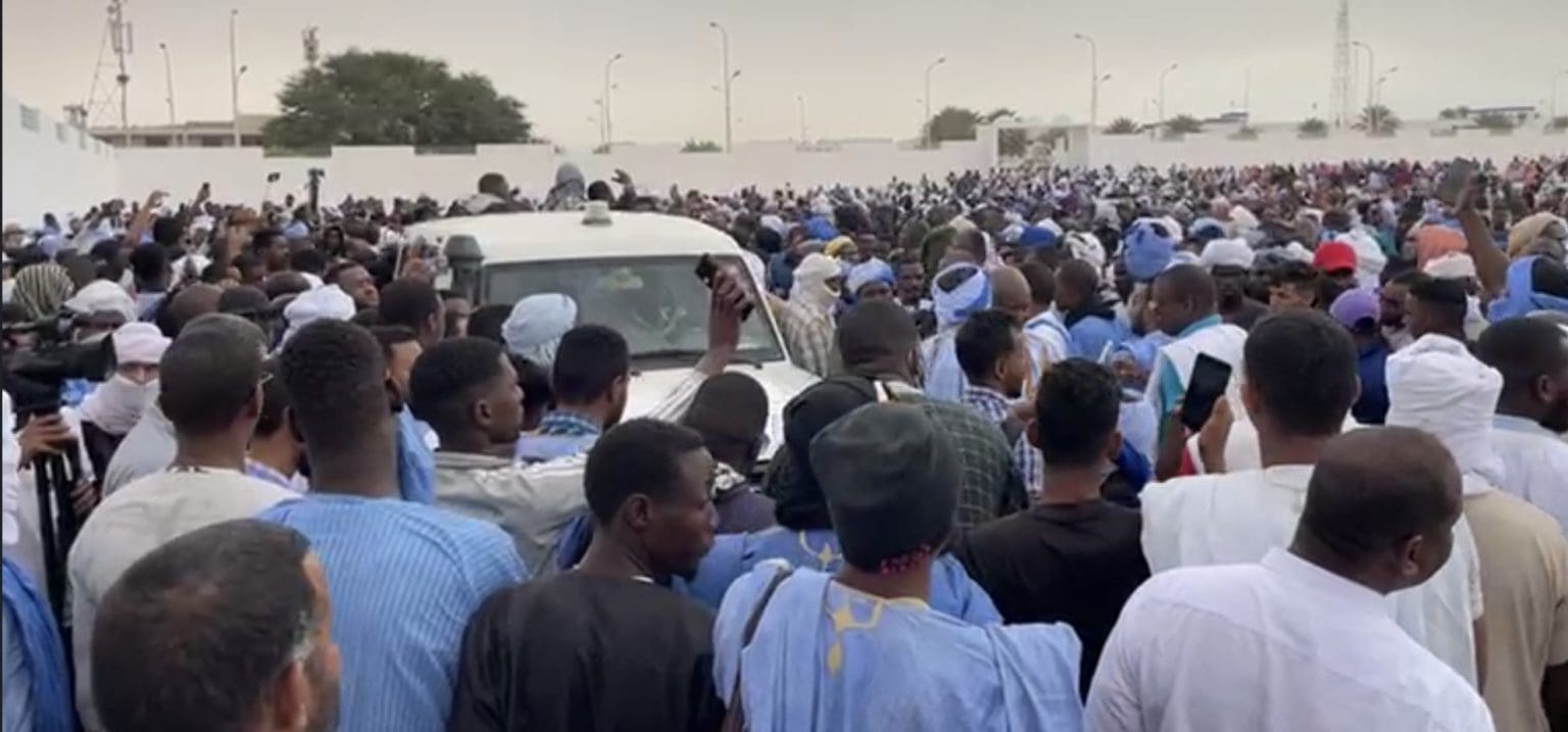 آلاف الموريتانيين يشيعون جثمان الصوفي ولد الشين