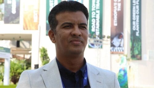 الصحافي الموريتاني المهتم بمجال الطاقة محمد أكا، في حديث مع "صحراء ميديا" على هامش كوب 28.
