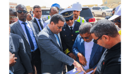 الوزير الأول يدعو إلى الإبلاغ عن أي تأخير في “مشاريع نواكشوط”