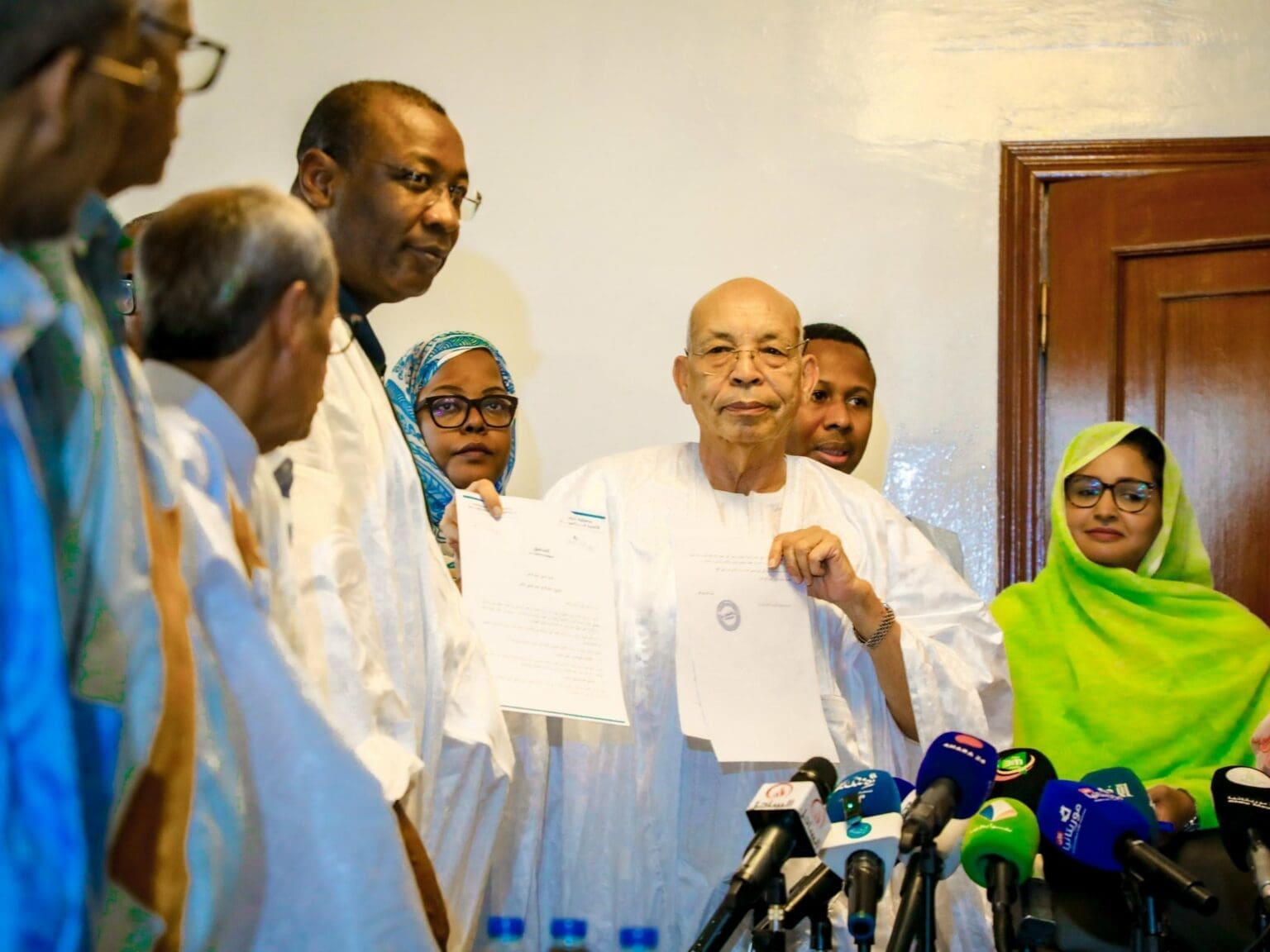 من الاسترقاق إلى إصلاح المنظومة الانتخابية.. هذه أبرز بنود وثيقة الأغلبية للحوار (خاص)