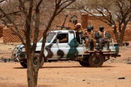 غينيا و مالي تتفقان على تعزيز حرية تنقل الأشخاص والبضائع