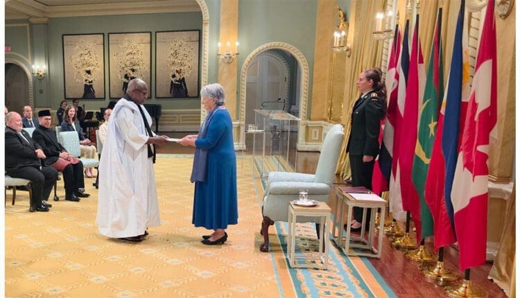 السفير الموريتاني الجديد في كندا يقدم أوراق اعتماده