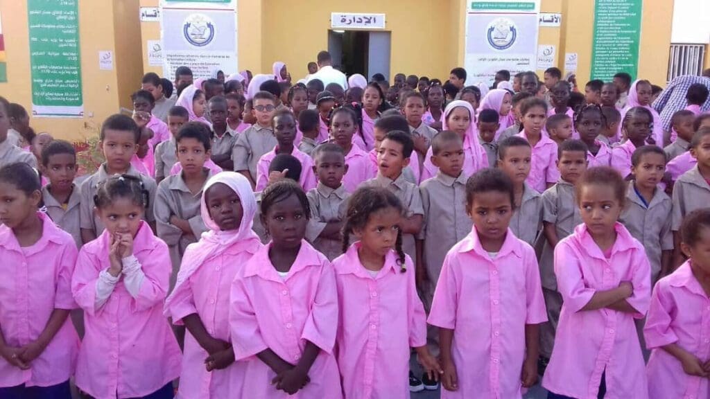 موريتانيا تلزم تلاميذ المرحلة الابتدائية بارتداء الزي المدرسي