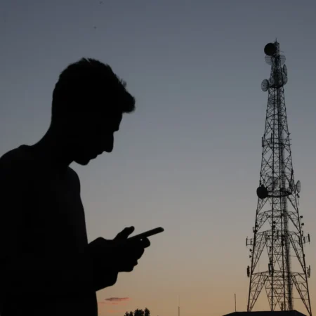تقرير رسمي يكشف ضعف خدمات الاتصالات في موريتانيا