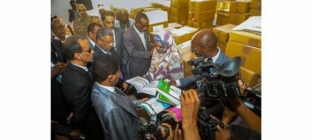 وزارة التربية تطلق المرحلة الثانية من توزيع الكتب النسقية