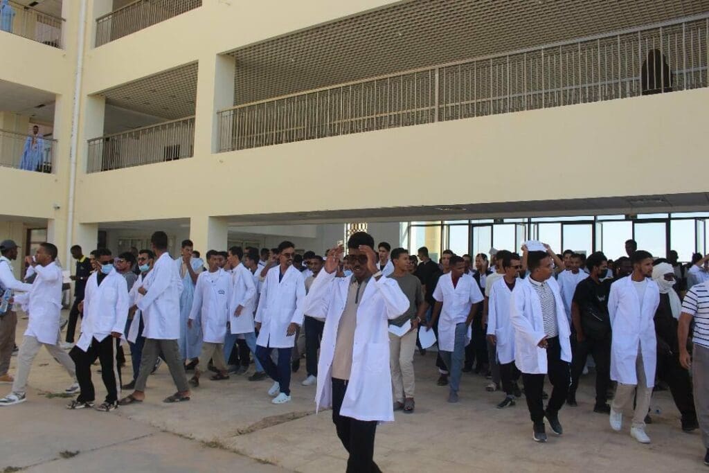 موريتانيا.. اتفاق يقضي بتعليق إضراب الطلاب في كلية الطب