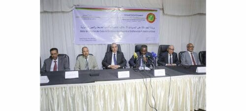 وزير العدل: النصوص القانونية بدون مهنية تبقى إطارا نظريا