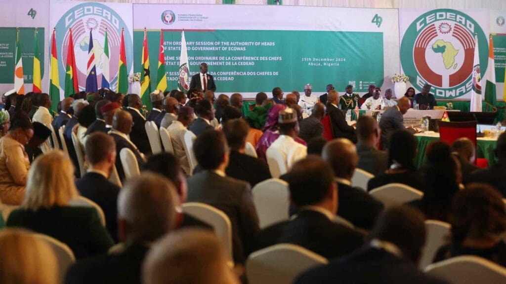 “إيكواس” تهدد بفرض عقوبات على خلفية الانقلاب في غينيا بيساو