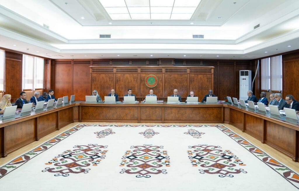 مجلس الوزراء يجري تغييرات واسعة في الإدارة الإقليمية