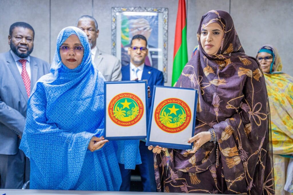 موريتانيا.. اتفاق لإنتاج 60 ألف زي مدرسي للتعليم العمومي