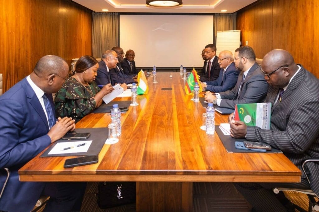 موريتانيا وكوت ديفوار تبحثان تعزيز التعاون البرلماني في لومي