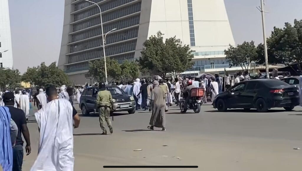 موريتانيا.. أحزاب وهيئات معارضة تستنكر “قمع” مسيرة منددة بأسعار المحروقات