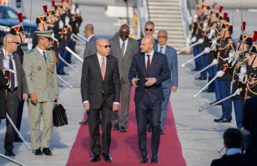 الرئيس الموريتاني في فرنسا.. رهانات أمنية واقتصادية في ظرف إقليمي معقد