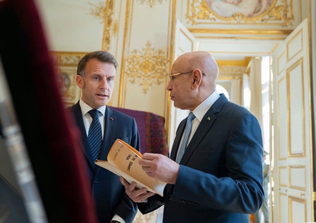 الرئيس الموريتاني يستدعي “ظل ديغول” في الإليزيه لبناء جيش حديث