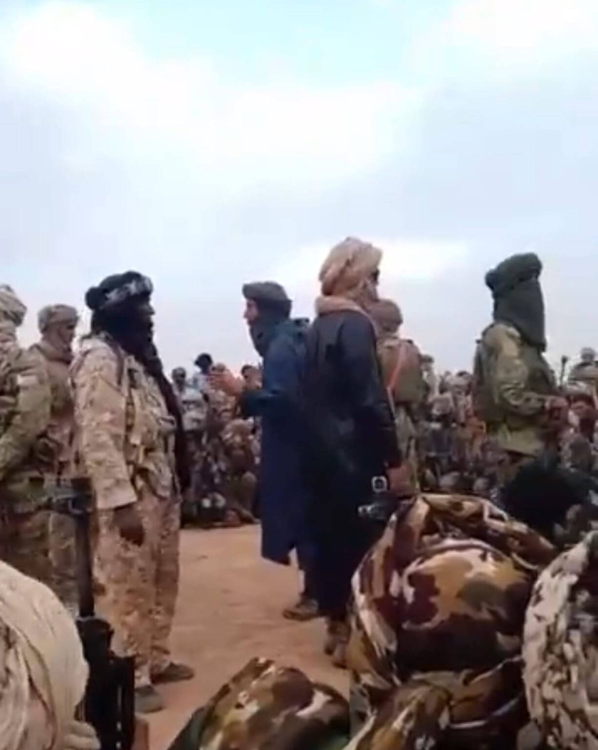 ظهور رئيس جبهة تحرير أزواد عقب السيطرة على كيدال