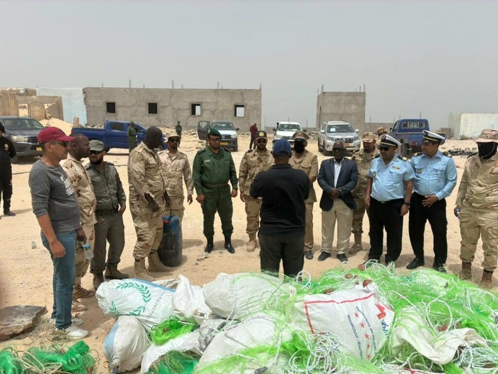 خفر السواحل الموريتانية تتلف 500 خنشة من شباك صيد محظورة في نواذيبو