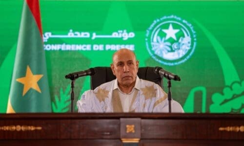 الرئيس الموريتاني: أي موظف تثار حوله قضية أمام القضاء يبعد عن وظيفته حتى صدور الحكم الرئيس الموريتاني محمد ولد الشيخ الغزواني